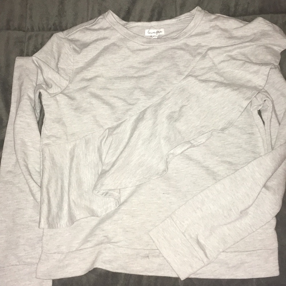 Grey ruffled top never worn!!